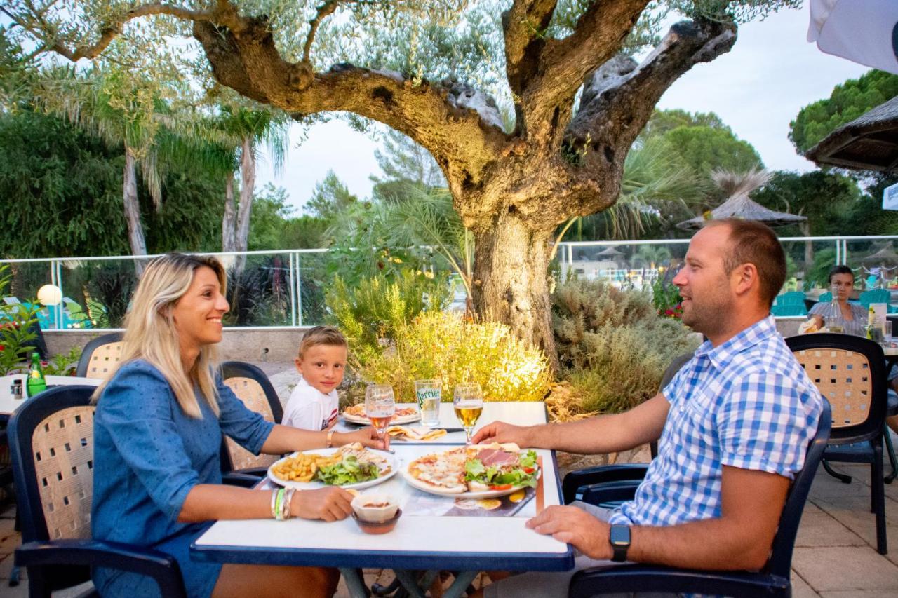 3 Bedroom Chalets Camping Lei Suves - Joycasa Roquebrune-sur Argens Exteriör bild