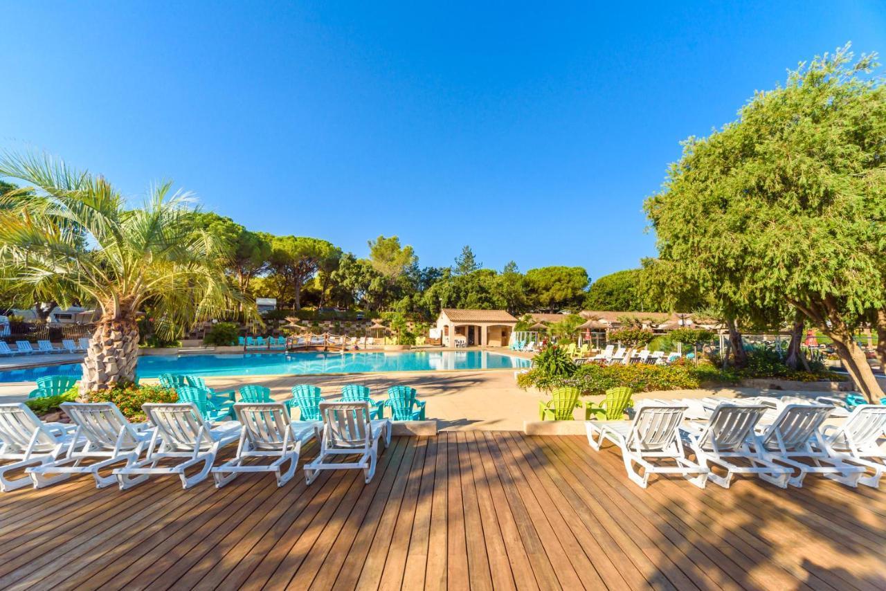 3 Bedroom Chalets Camping Lei Suves - Joycasa Roquebrune-sur Argens Exteriör bild