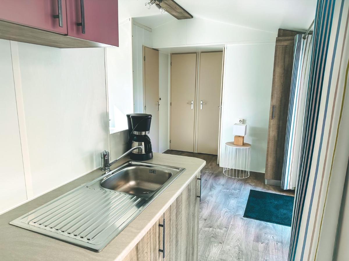 3 Bedroom Chalets Camping Lei Suves - Joycasa Roquebrune-sur Argens Exteriör bild