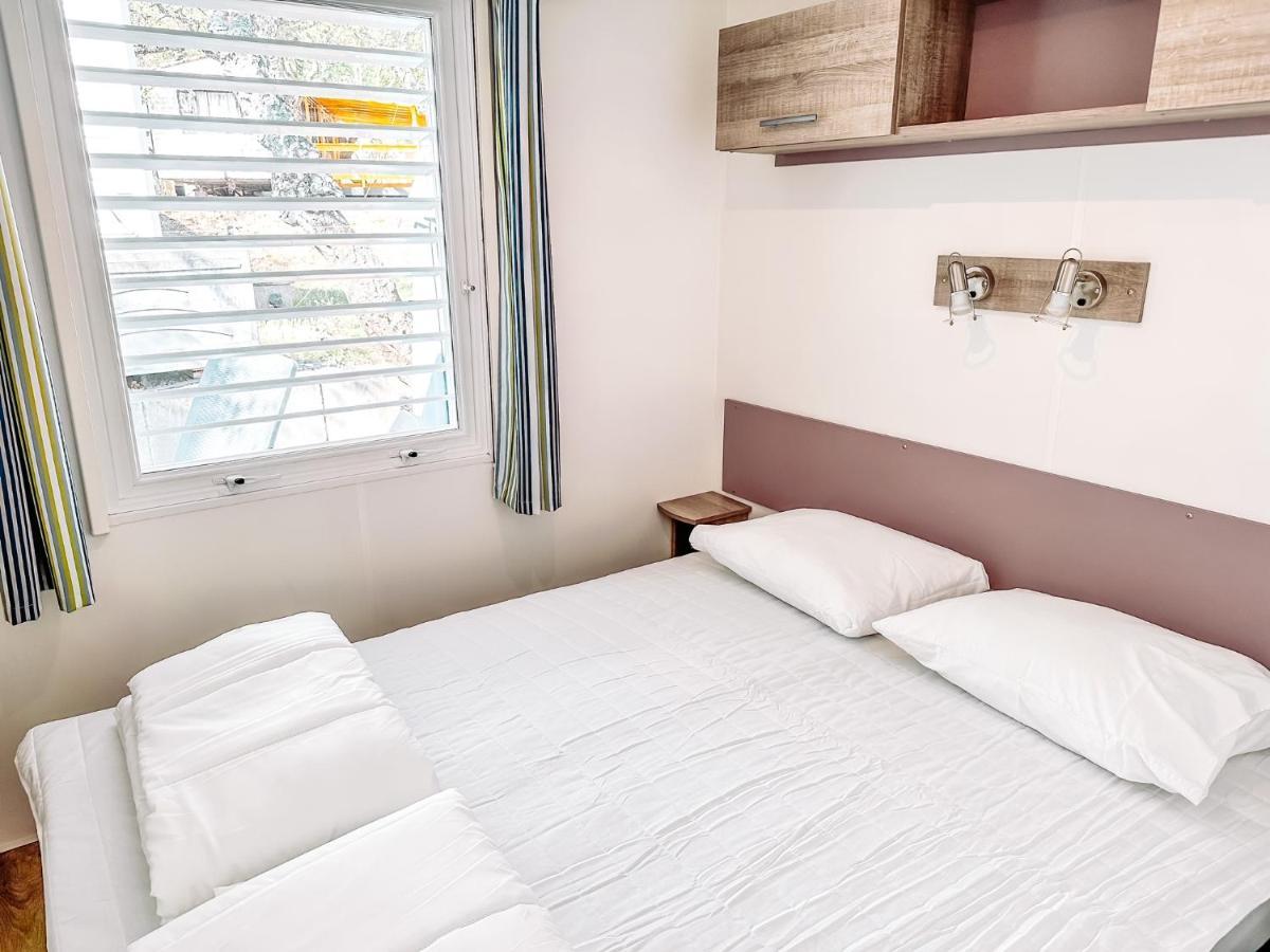 3 Bedroom Chalets Camping Lei Suves - Joycasa Roquebrune-sur Argens Exteriör bild