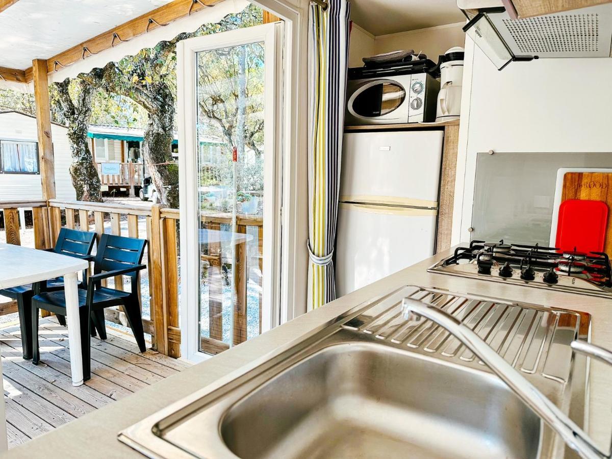 3 Bedroom Chalets Camping Lei Suves - Joycasa Roquebrune-sur Argens Exteriör bild