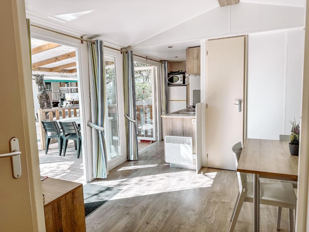 3 Bedroom Chalets Camping Lei Suves - Joycasa Roquebrune-sur Argens Exteriör bild