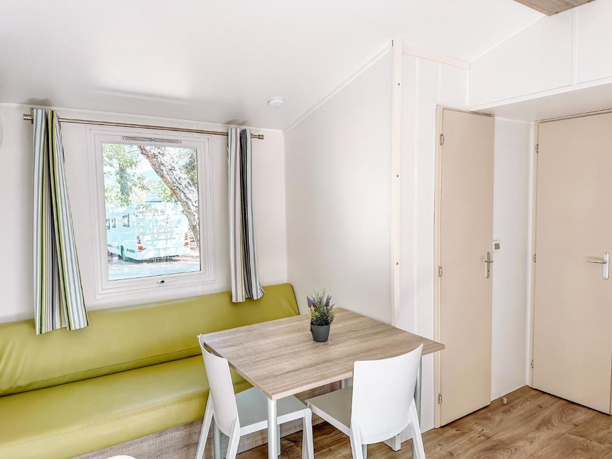 3 Bedroom Chalets Camping Lei Suves - Joycasa Roquebrune-sur Argens Exteriör bild