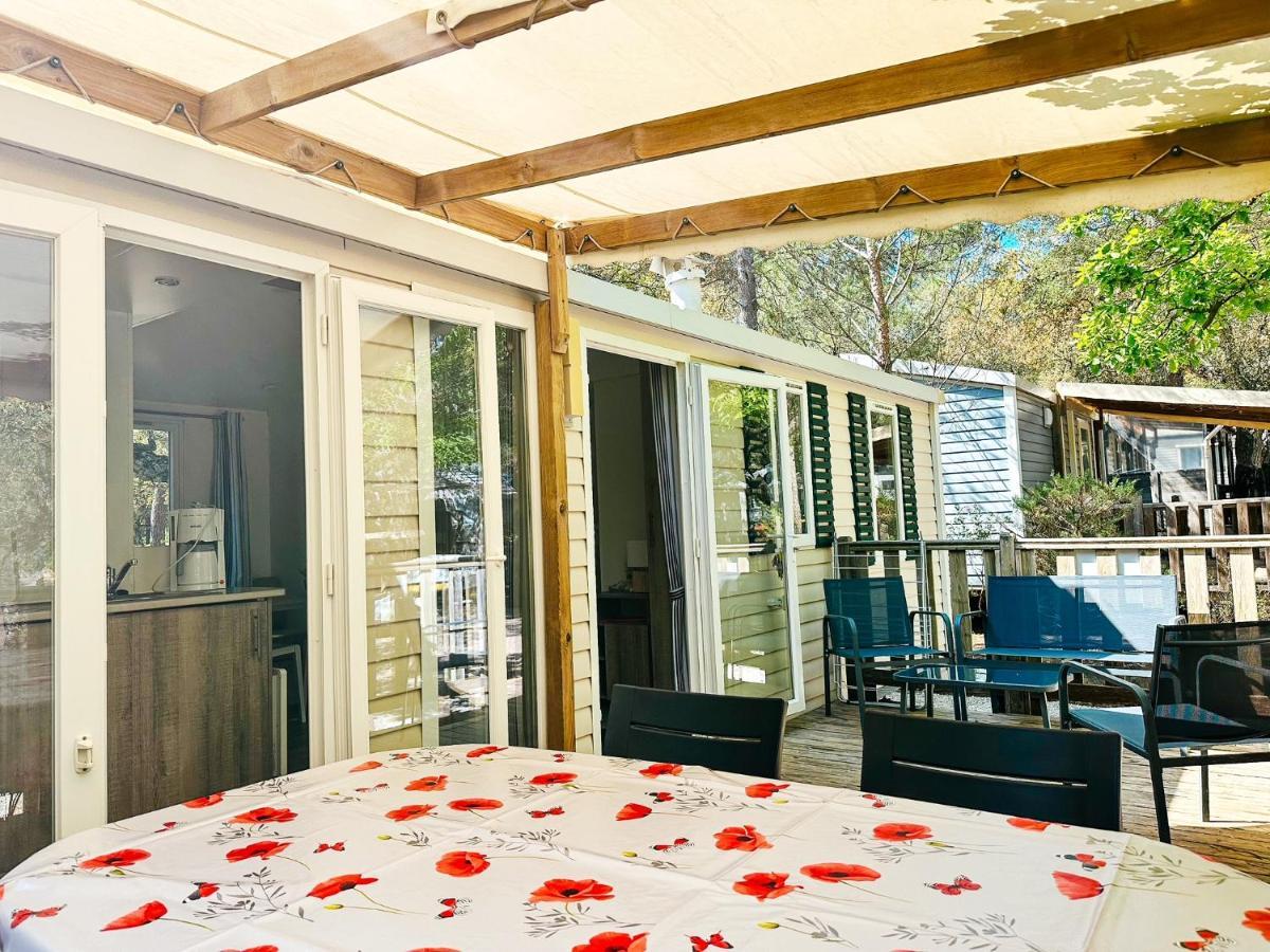 3 Bedroom Chalets Camping Lei Suves - Joycasa Roquebrune-sur Argens Exteriör bild