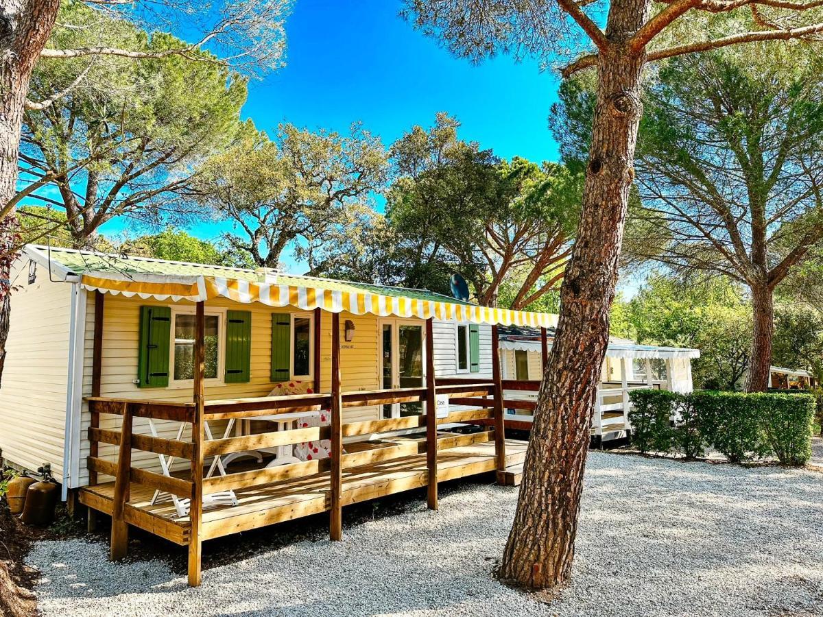 3 Bedroom Chalets Camping Lei Suves - Joycasa Roquebrune-sur Argens Exteriör bild